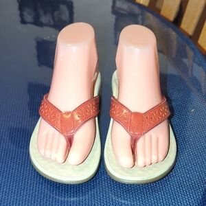 Vionic Women's Sandals in Brown and Tan